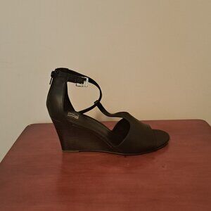 NY & Co Peep toe t-strap Wedge